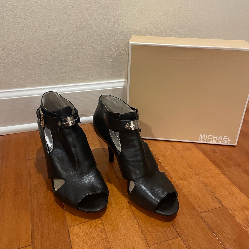 Michael Kors Heeled Bootie